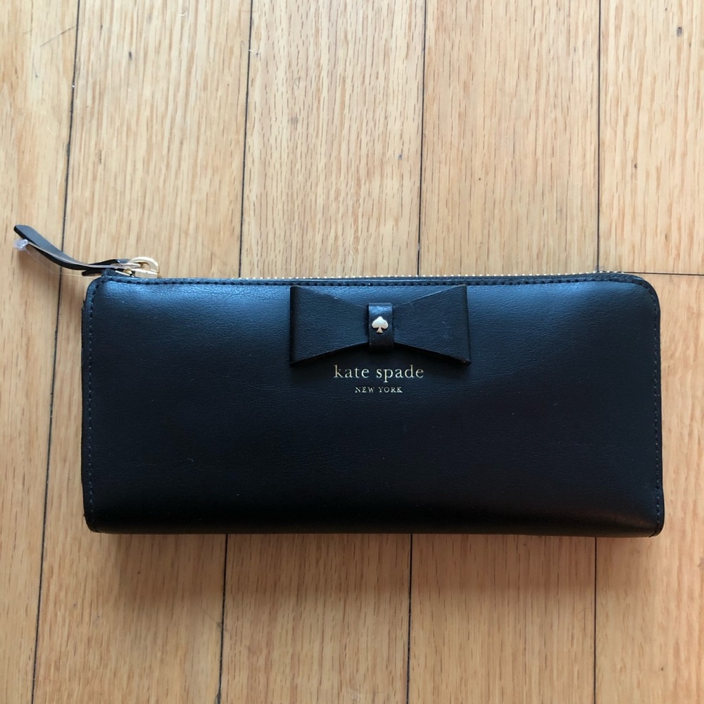 Kate Spade bow wallet